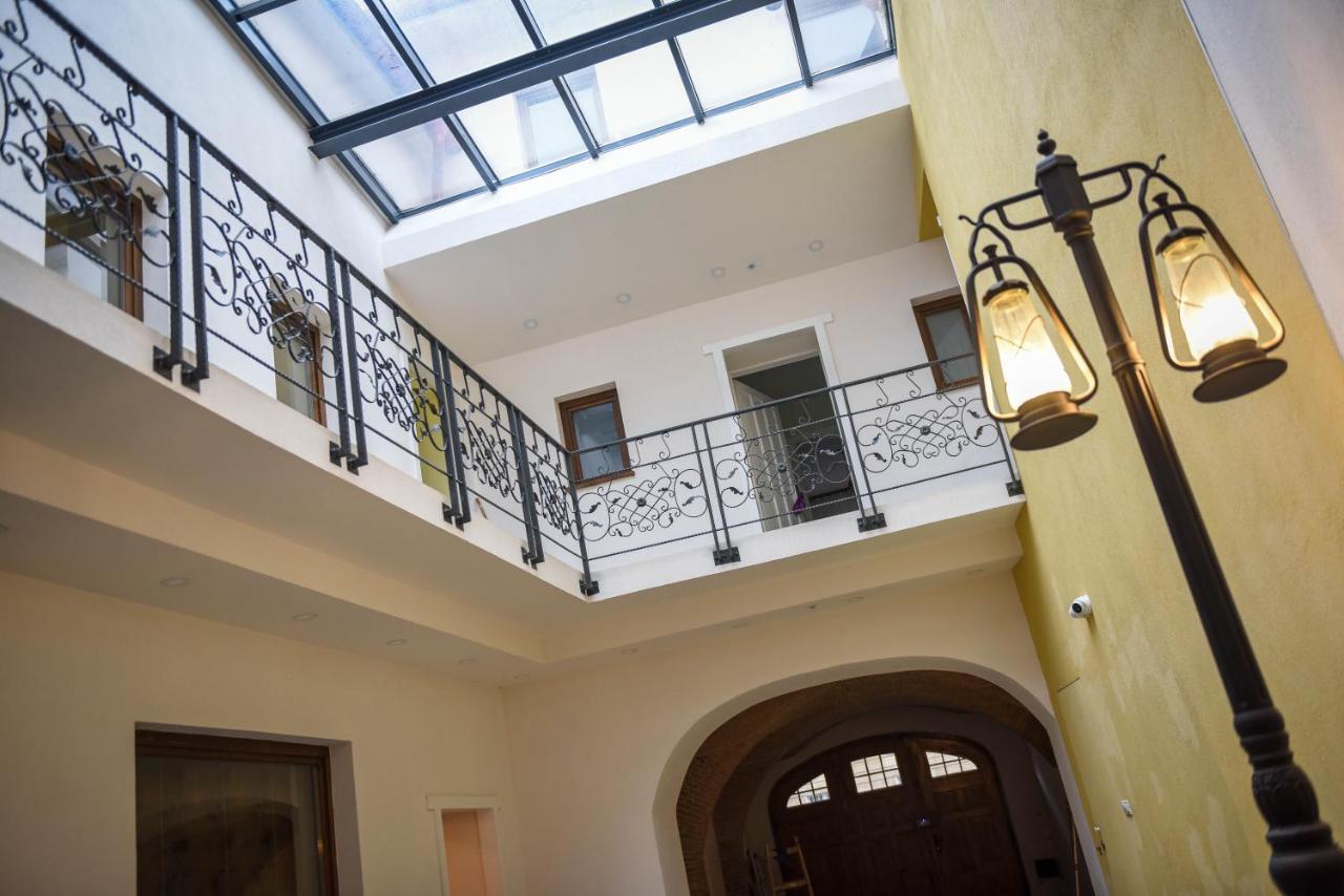 Schloss Apartments Braşov Buitenkant foto