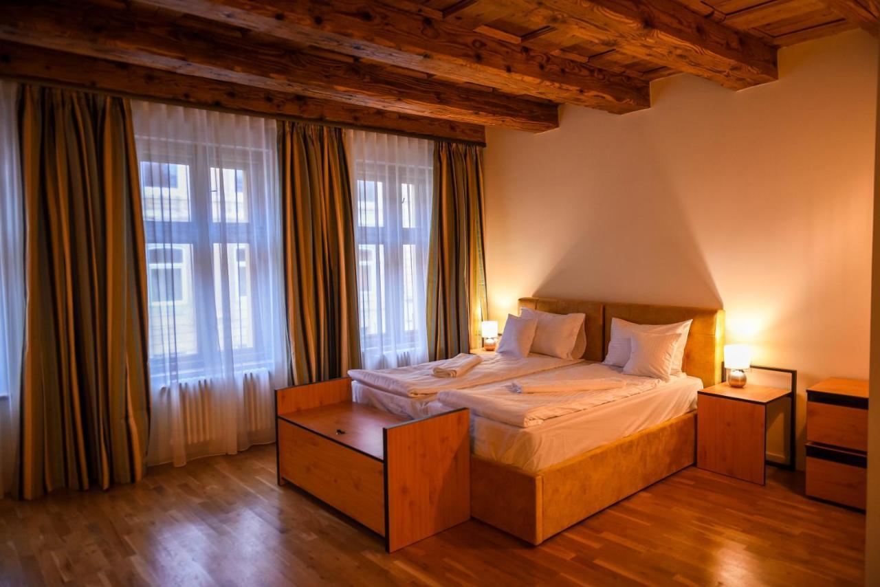 Schloss Apartments Braşov Buitenkant foto